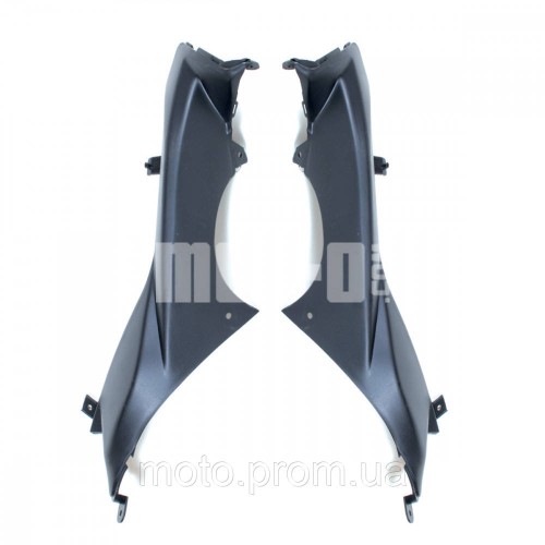 MT250-10B Накладка від дзьоба до бака L+R.