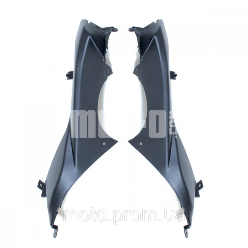 MT250-10B Накладка від дзьоба до бака L+R.