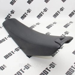 Сиденье, черное KOVI 300-4T JNC 300 (6GX)